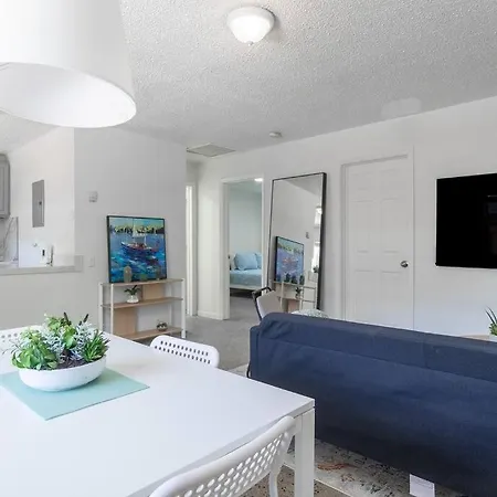 Appartement Stylish 2 Bed 1 Bath W/Free Parking!